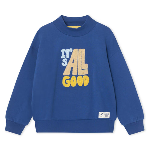 Blauwe Elliot Sweater met fluffy tekst voor jongens van A Monday in Copenhagen | Verkrijgbaar voor jongens van 4 tot 12 jaar bij Little Fashion Addict