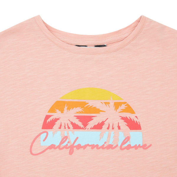 Littlefashionaddict - Hundred Pieces poederroze meisjes T-shirt met 'California Love' en palmbomen print. | Verkrijgbaar vanaf 4 tot 12 jaar