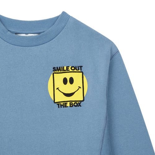 Hundred Pieces denim blauwe jongenssweater met 'Smile out of the box' print. | Verkrijgbaar bij Little Fashion Addict 
