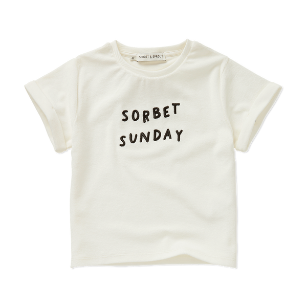 Zachte terry T-shirt Sorbet Sunday voor jongens in off-white met print uit de Sorbet Sunday collectie van Sproet & Sprout | Verkrijgbaar bij Little Fashion Addict