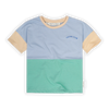 Jongens T-shirt in Misty Blue met beige en groen kleurblokken uit de Sorbet Sunday Collectie van Sproet & Sprout. | Verkrijgbaar bij Little Fashion Addict