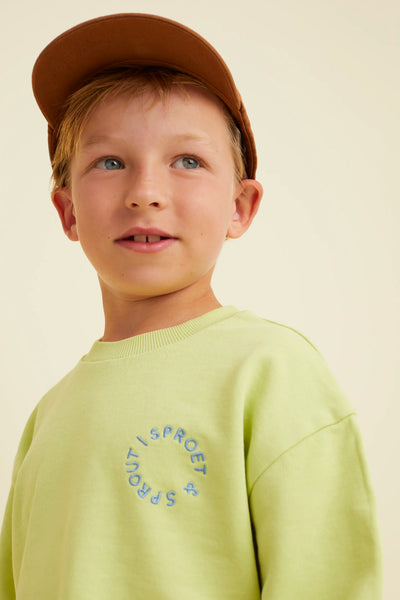 Sweatshirt Sproet in Citrus voor jongens en meisjes, met blauw logo op de borst uit de Sorbet Sunday van Sproet & Sprout | Verkrijgbaar bij Little Fashion Addict