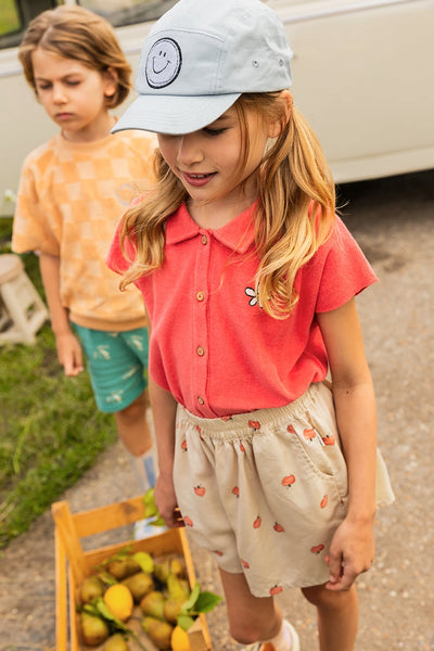 Meisjesshort in Sesame met appelprint uit de Sorbet Sunday collectie van Sproet & Sprout | Verkrijgbaar bij Little Fashion Addict.