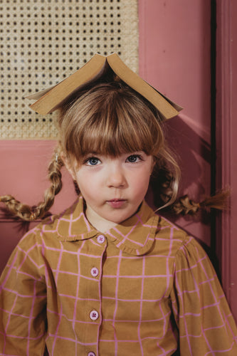 Denim blouse voor meisjes in light mustard met purple pink strepen van Sproet & Sprout | Verkrijgbaar bij Little Fashion Addict