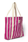 Handgemaakte Sakura Beach Mom Bag van Studio Noos met Japanse kersenbloesemprint, ideaal voor dagelijks gebruik en als strandtas. Verkrijgbaar bij Little Fashion Addict