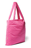 Handgemaakte roze puffy Mom Bag van Studio Noos. Verkrijgbaar bij Little Fashion Addict