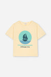 Lichtgele T-shirt met Andare Via print van We Are Kids voor jongens en meisjes vanaf 4 jaar. Verkrijgbaar bij Littlefashionaddict